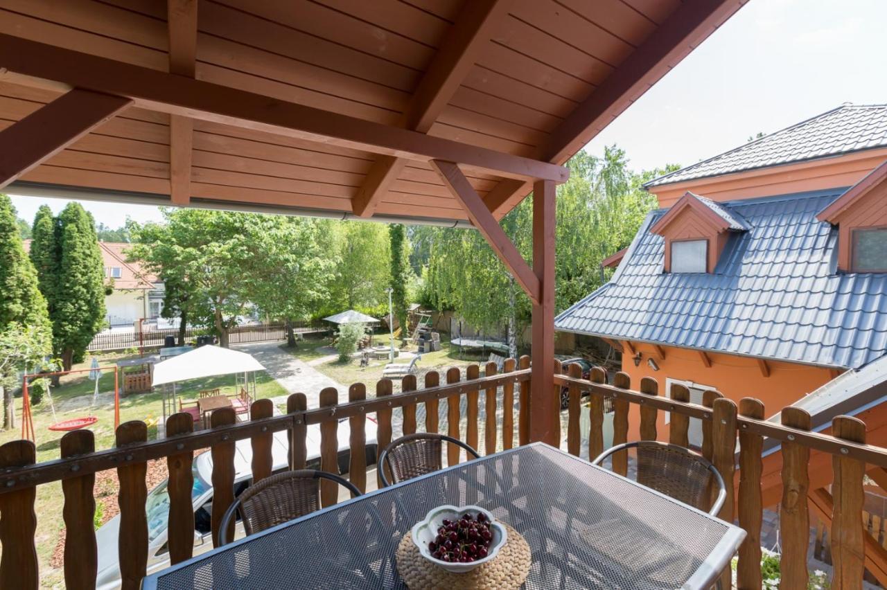 Holiday House Сиофок Екстериор снимка